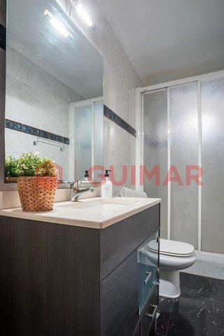 Piso en venta en Can Serra en Hospitalet de Llobregat, L´