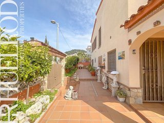 Chalet en venta en Pinemar-Can Cornet en Pineda de Mar