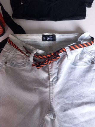 Conjunto: Pantalón, Camiseta, Cinturón y Bolso