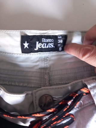 Conjunto: Pantalón, Camiseta, Cinturón y Bolso
