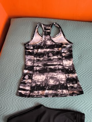 Conjunto deportivo H&M top y leggings