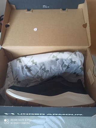 Zapatillas Under Armour mujer negras sin estrenar,
