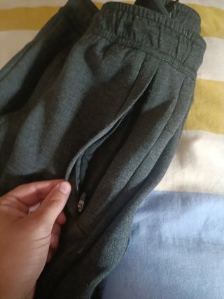 Pantalón chándal American Eagle gris oscuro