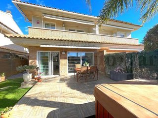 Casa pareada en venta en Regueral - Prat d'en Forés en Cambrils