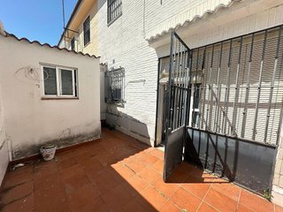 Casa adosada en venta en Sanlúcar la Mayor