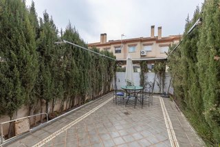 Casa adosada en venta en Ogíjares