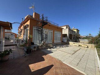 Chalet en venta en Oliva Playa en Oliva