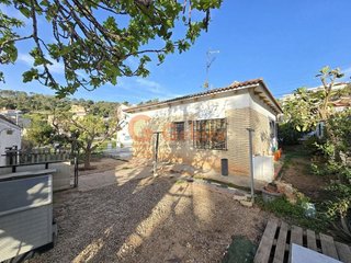 Chalet en venta en Mas Trader-Corral D’En Tort-Corral D’En Cona en Cubelles