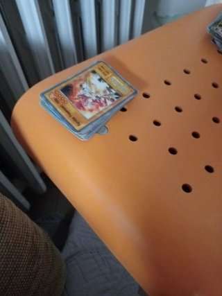 Cromos Yu-Gi-Oh, Among Us y Mundial