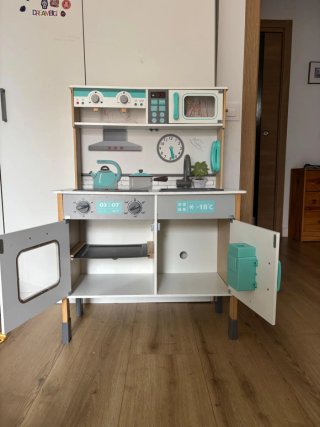 Cocina infantil de madera