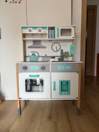 Cocina infantil de madera