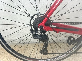 Bicicleta carretera ORUS roja