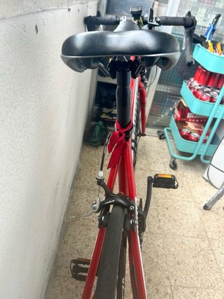 Bicicleta carretera ORUS roja
