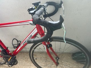 Bicicleta carretera ORUS roja