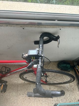 Bicicleta carretera ORUS roja