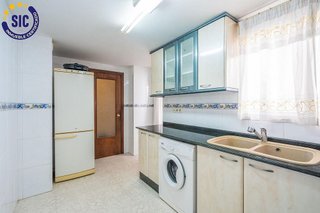 Piso en venta en La Malva-rosa en Valencia