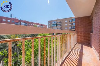 Piso en venta en La Malva-rosa en Valencia