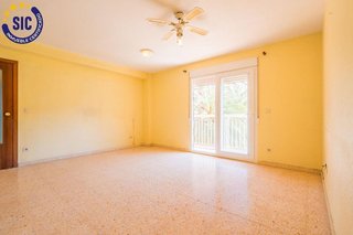Piso en venta en La Malva-rosa en Valencia