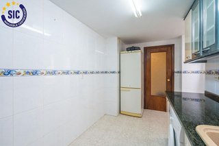 Piso en venta en La Malva-rosa en Valencia