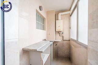 Piso en venta en La Malva-rosa en Valencia