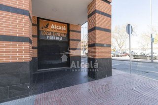 Local comercial en venta en San Isidro - Los Almendros en Alcalá de Henares