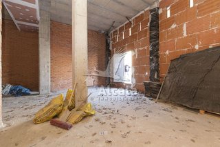 Local comercial en venta en San Isidro - Los Almendros en Alcalá de Henares
