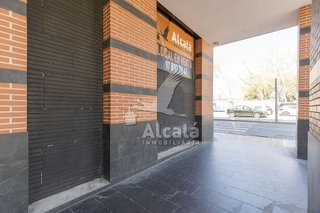 Local comercial en venta en San Isidro - Los Almendros en Alcalá de Henares