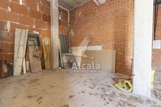Local comercial en venta en San Isidro - Los Almendros en Alcalá de Henares