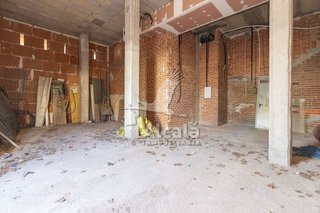 Local comercial en venta en San Isidro - Los Almendros en Alcalá de Henares