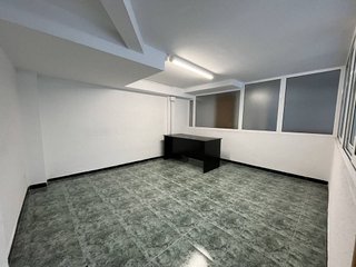 Oficina en alquiler en Singuerlín - Can Franquesa - Les Oliveres en Santa Coloma de Gramanet