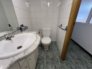 Oficina en alquiler en Singuerlín - Can Franquesa - Les Oliveres en Santa Coloma de Gramanet