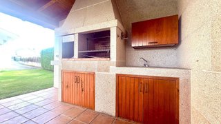 Chalet en venta en San Cibrao das Viñas