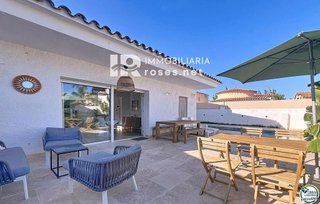 Chalet en venta en Empuriabrava en Castelló d´Empúries