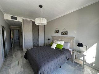 Piso en venta en Los Naranjos - Las Brisas en Marbella
