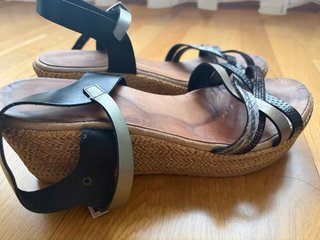 Sandalias Porronet negras y plateadas