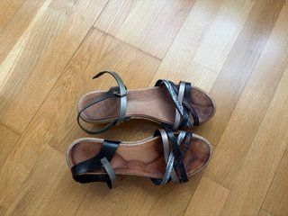 Sandalias Porronet negras y plateadas