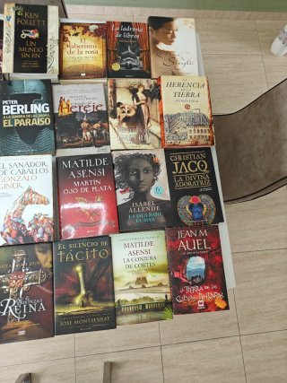 Libros/ Novelas variado, preguntar disponibilidad