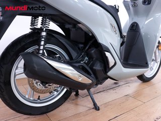 HONDA SCOOPY 125I SH D CONFORT TOPBOX