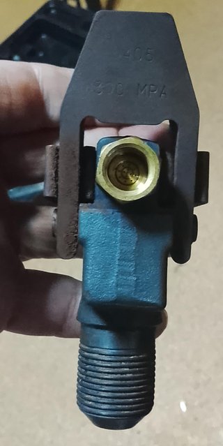 Título sugerido:Kit inyector de aceite SKF 226400