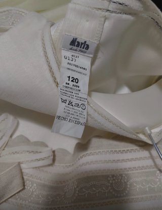 Vestido de Comunión Niña Blanco lleva cancan