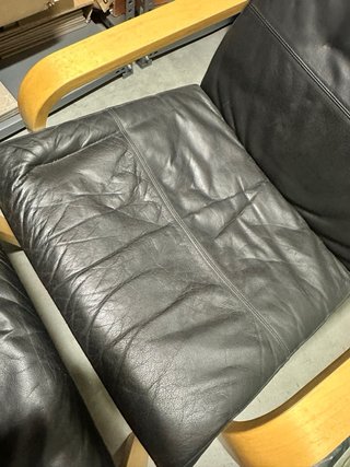 Sillón butaca  Poäng Piel Negro Ikea + Reposapiés