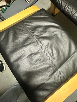 Sillón butaca  Poäng Piel Negro Ikea + Reposapiés