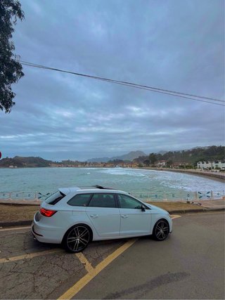 SEAT Leon Cupra 300