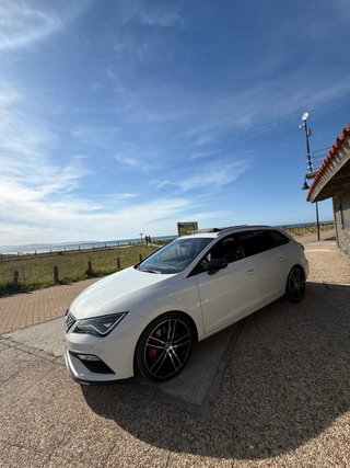 SEAT Leon Cupra 300