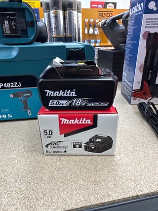 Taladro Percutor Makita + Batería + Cargador