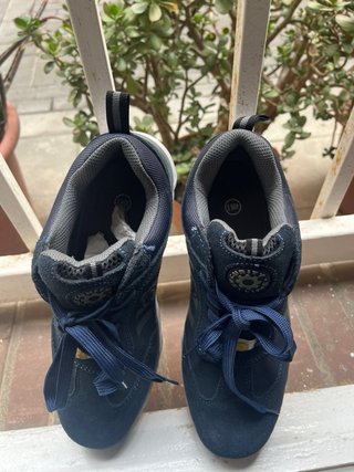 Zapatos de seguridad azul y gris
