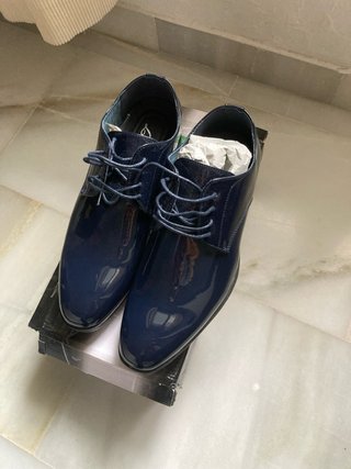 Zapatos de charol azul marino