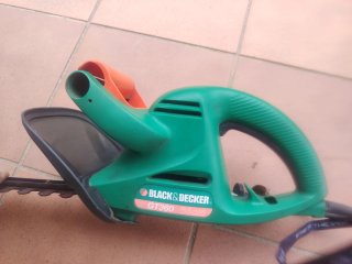 Cortasetos Black+Decker GT350