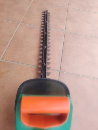 Cortasetos Black+Decker GT350