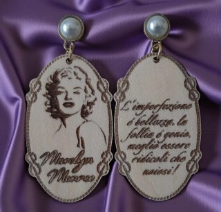 Orecchini in legno Marilyn Monroe citazione